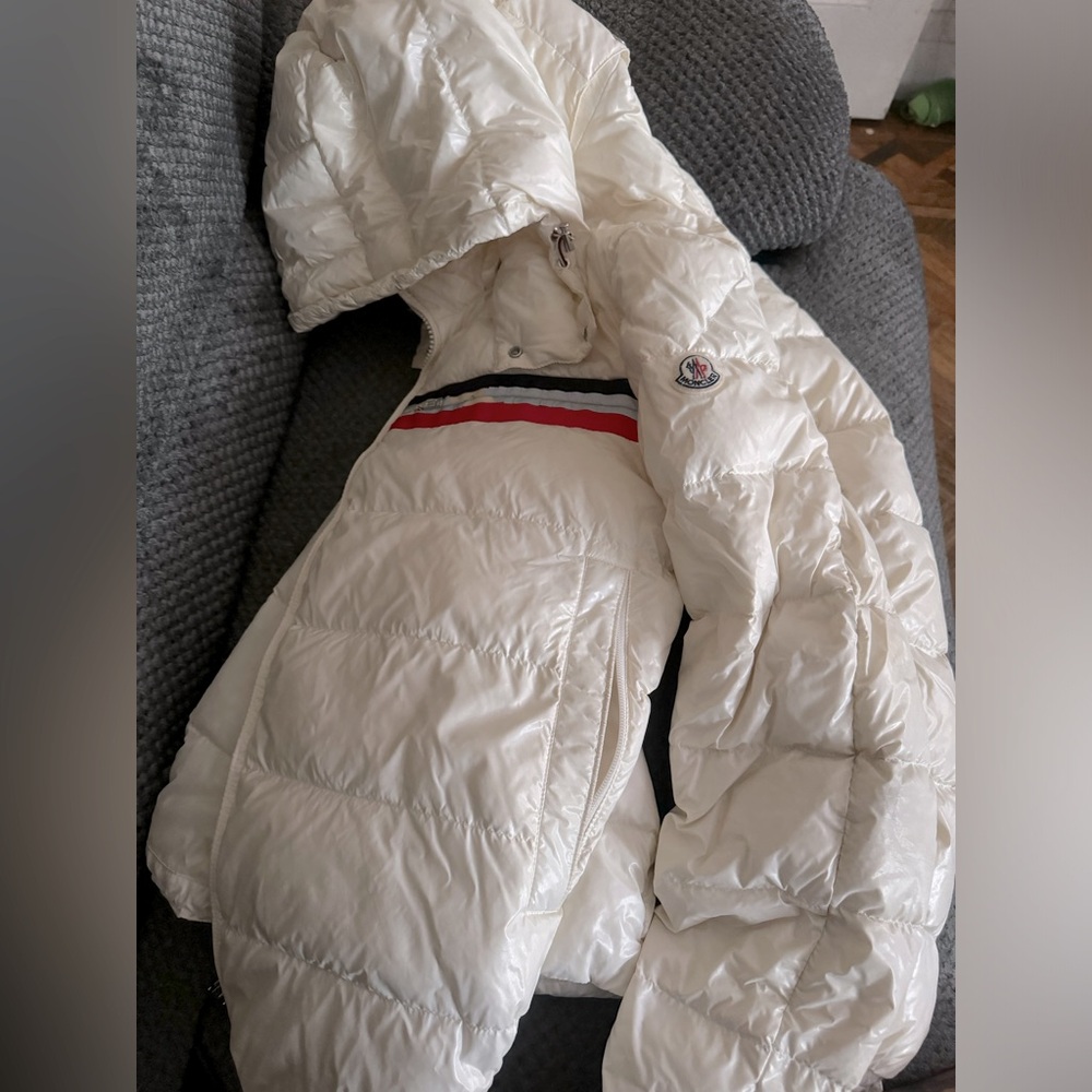 Moncler Lori Giubbotto pearl white puffer jacket